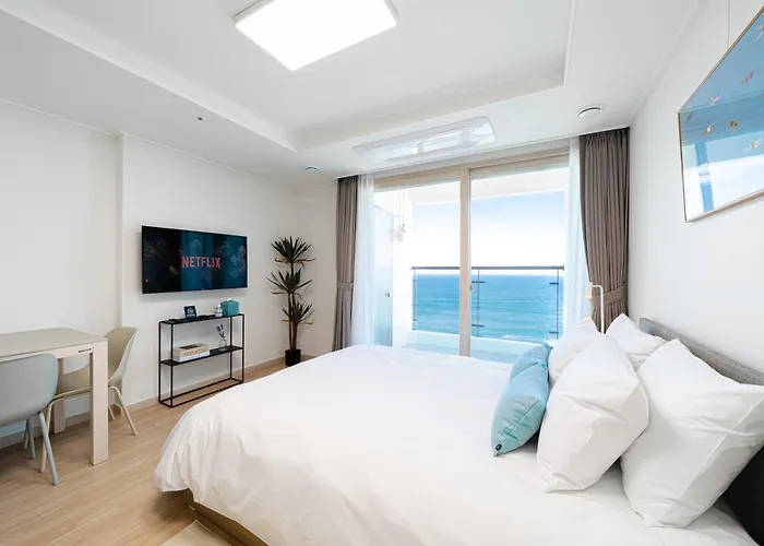 Urbanstay Sokcho Deungdae Beach